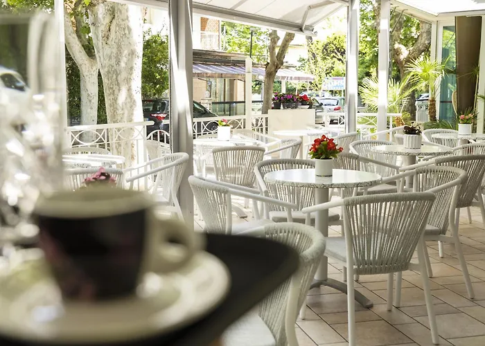 Castellucci 3* בלריה-איגאה מרינה